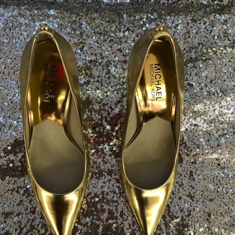 Michael Kors Gold heels size 8